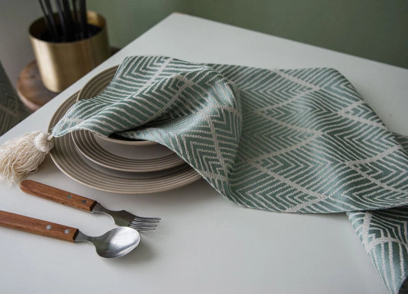 Chemin de table brodé motifs géométriques style bohème - vue 5 sur 7