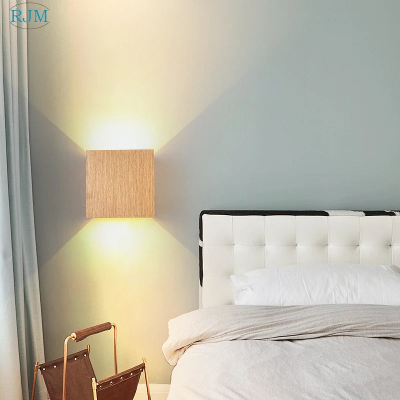 applique murale led carrée en aluminium design minimaliste et créatif - vue 3 sur 9