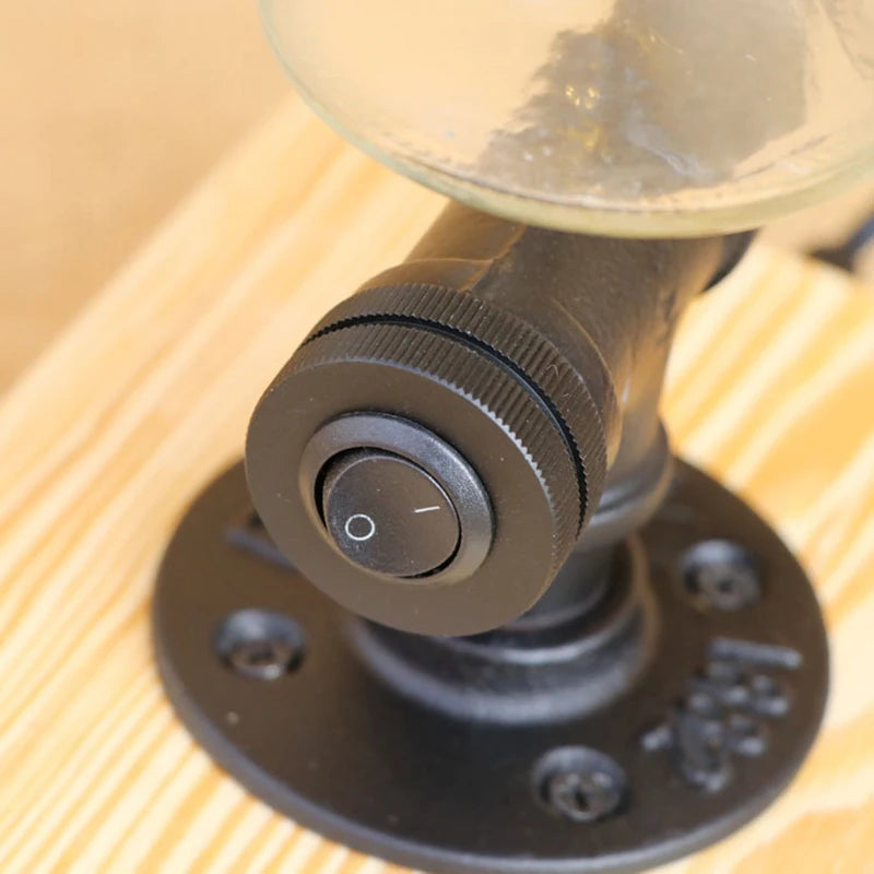 lampe de bureau vintage industrielle avec abat-jour en bouteille - vue 7 sur 10