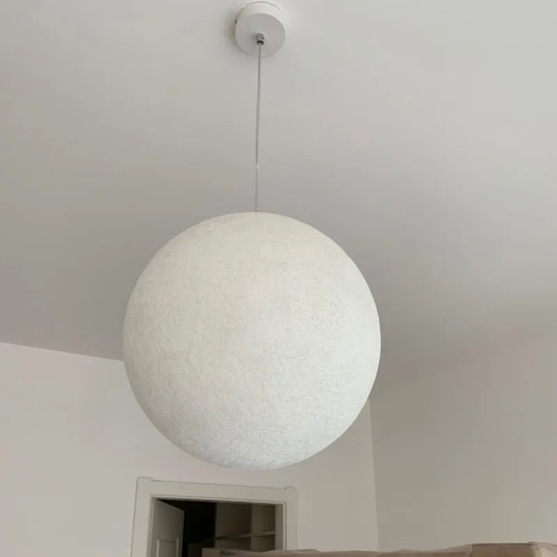 Kreative Pendelleuchte in Mondform für eine romantische Atmosphäre - vue 4 sur 9