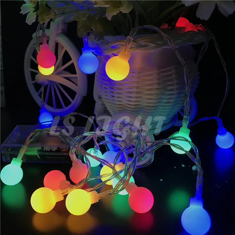 guirlande lumineuse à 80 led boules cerisier pour mariage et noël - vue 4 sur 9