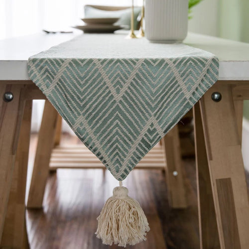 Chemin de table brodé motifs géométriques style bohème