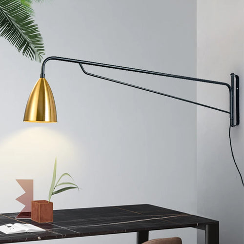 Moderne nordische Wandleuchte im kreativen Industriestil mit langem Stab
