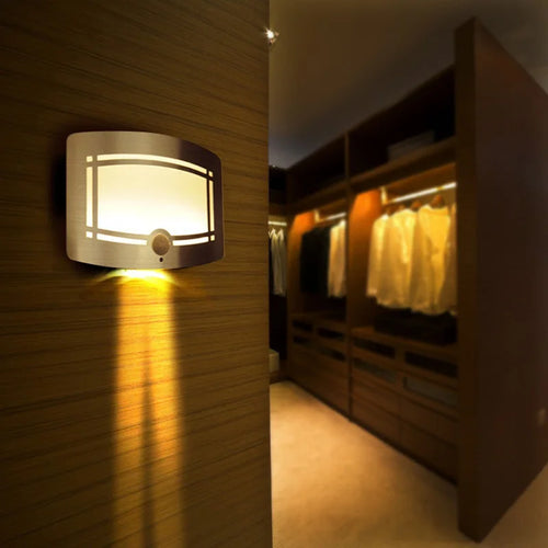 LED-Wandleuchte mit Bewegungsmelder, batteriebetrieben