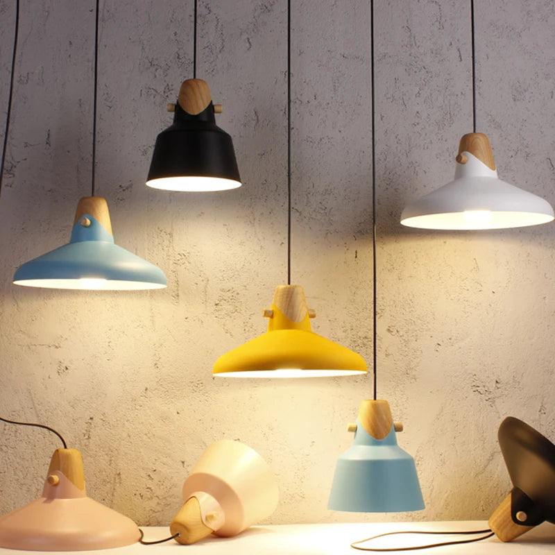 lampe suspendue moderne en bois avec abat-jour en aluminium décoratif - vue 5 sur 5