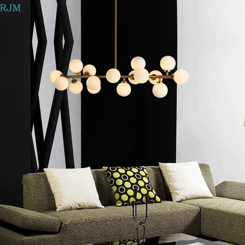 lustre design en métal doré et lampes en boules