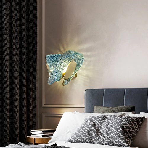 applique murale art déco en cuivre et verre bleu design élégant