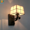 Elegante und moderne Tiffany-Wandleuchte aus Glas
