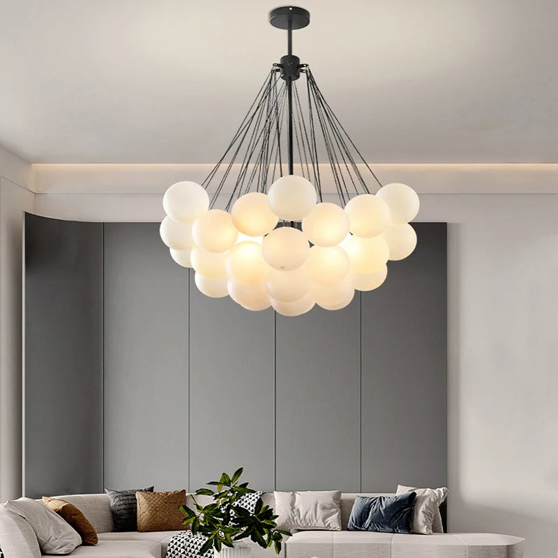lustre à bulles de verre design nordique pour un intérieur moderne - vue 5 sur 10