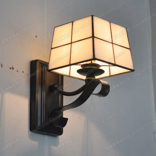 Elegante und moderne Tiffany-Wandleuchte aus Glas - vue 10 sur 11