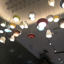 Moderne LED-Pendelleuchte aus Keramik in Teekannenform für die Küche