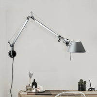 Moderne LED-Wandleuchte mit langem, klappbarem und verstellbarem Arm für Lesezimmer