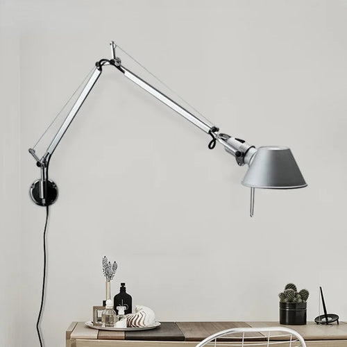 Moderne LED-Wandleuchte mit langem, klappbarem und verstellbarem Arm für Lesezimmer