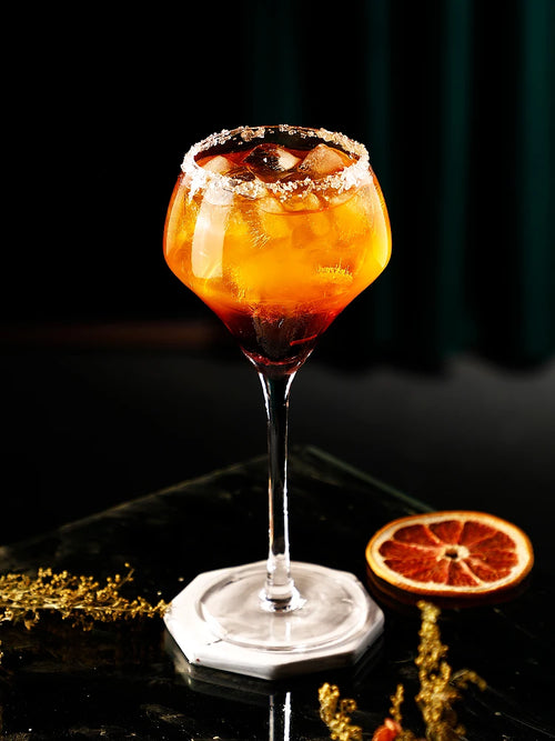 Verres à pied élégants style gin tonic cocktail