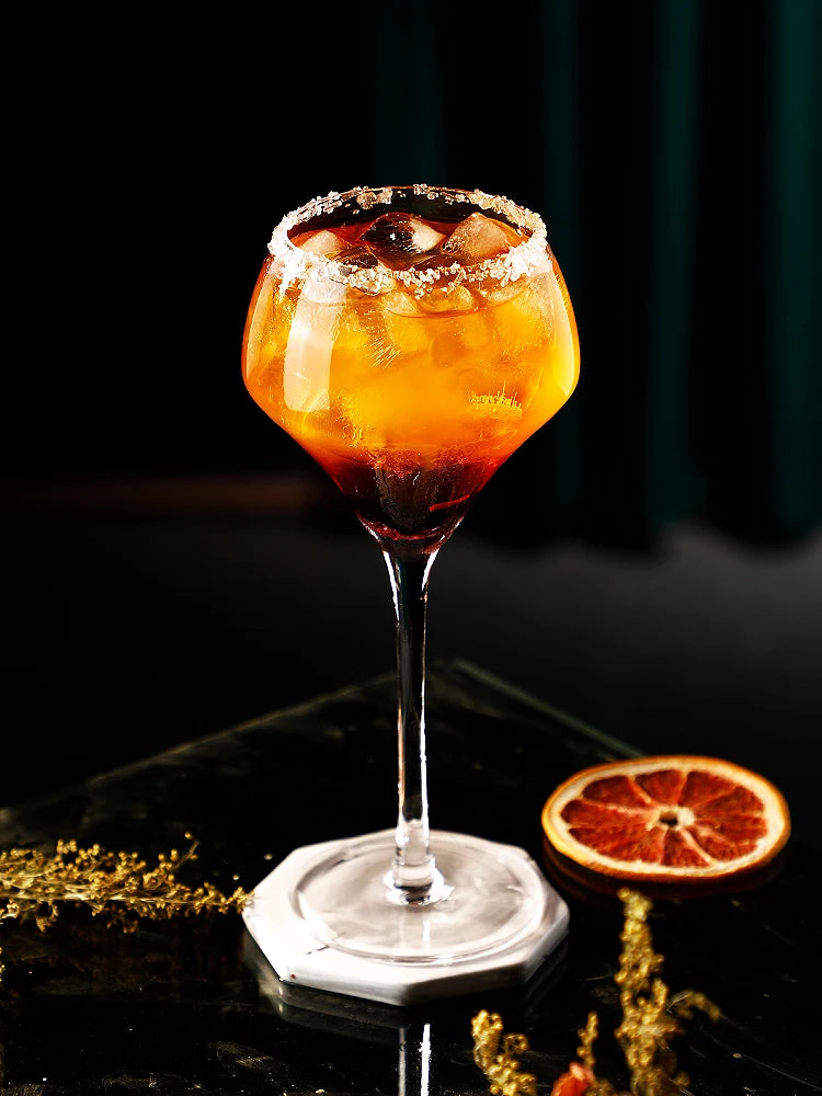 Verres à pied élégants style gin tonic cocktail - vue 3 sur 7