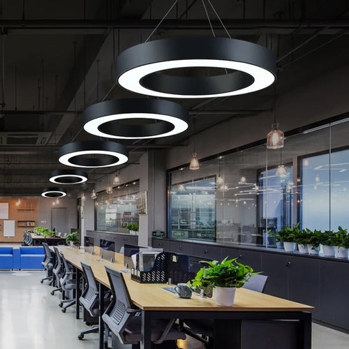 Minimalistische LED-Pendelleuchte aus Metall - vue 3 sur 16