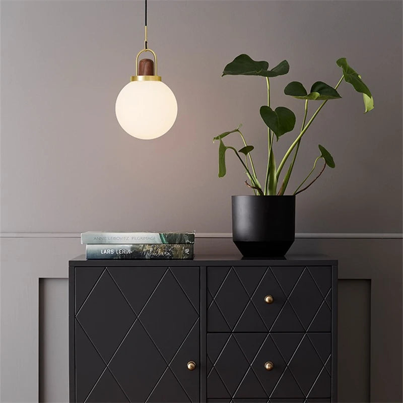 Nordische Pendelleuchte aus Glas im minimalistischen Design für moderne Innenräume - vue 10 sur 10