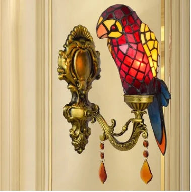 Design-Wandleuchte aus farbigem Glas mit Papageienmotiv - vue 21 sur 20