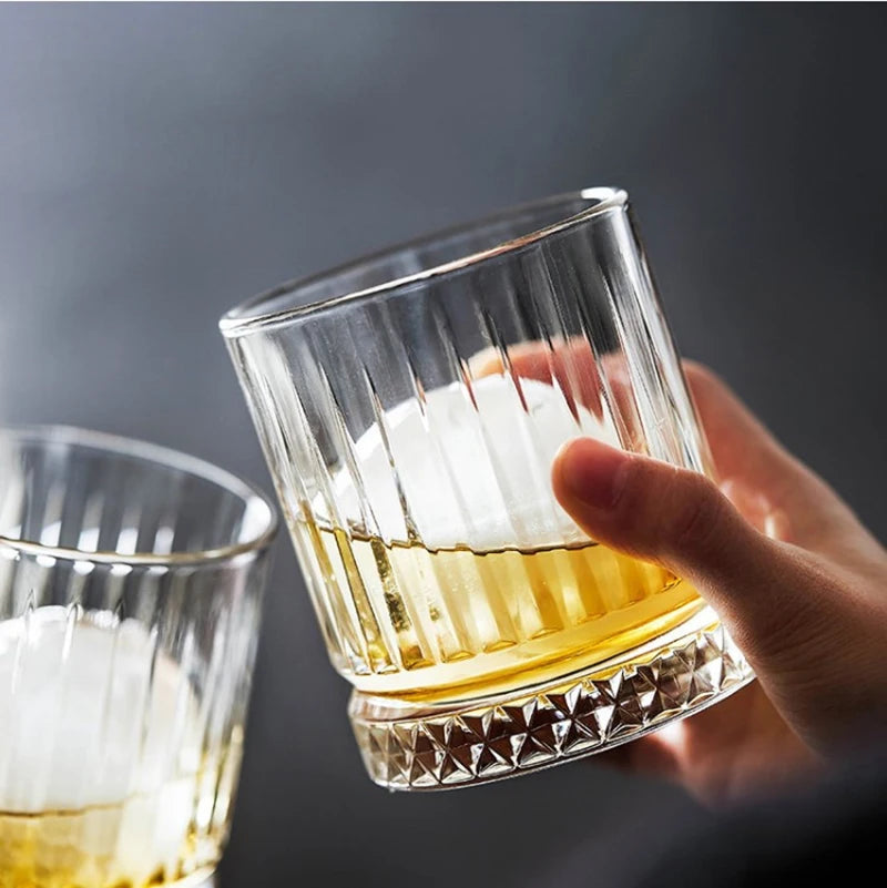 Verres whisky old fashioned style relief élégant - vue 6 sur 7