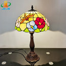 Tischlampe im Tiffany-Stil mit Blumen und Libellen dekorativ