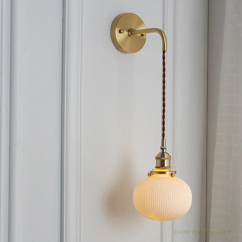 applique murale en porcelaine blanche design nordique élégant pour intérieur - vue 2 sur 12