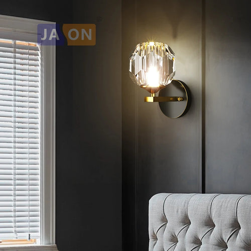 Postmoderne LED-Wandleuchte aus Messing und Kristall - vue 2 sur 22
