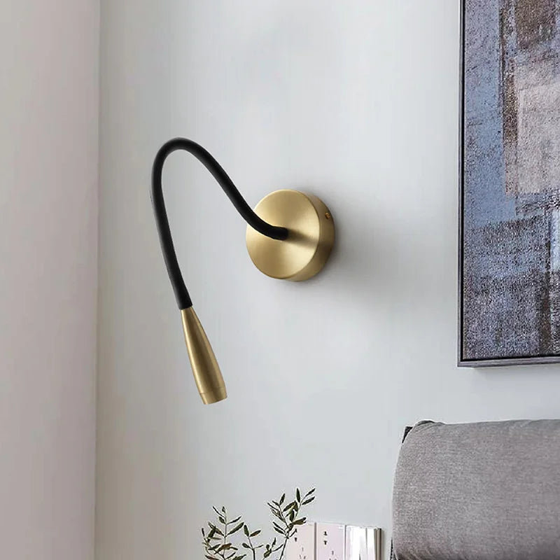 applique murale minimaliste moderne tout en cuivre pour lecture de chevet - vue 3 sur 7