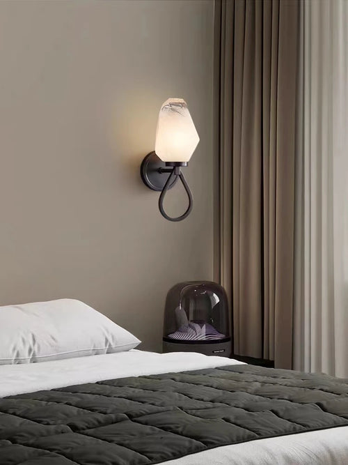 Moderne Wandleuchte aus Messing mit weißem Glas - vue 3 sur 10