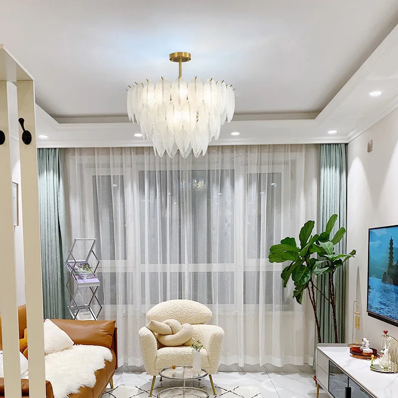 Romantische Pendelleuchte aus Glas und Federn im modernen minimalistischen Design - vue 3 sur 9