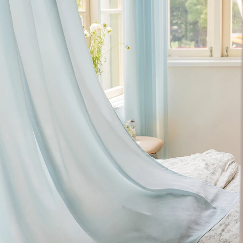 Rideau minimaliste translucide isolant pour salon ou chambre