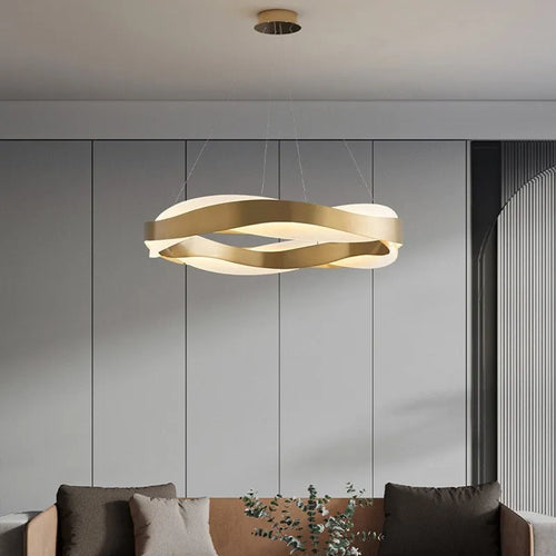 Moderner LED-Kronleuchter mit gebürsteten Kristallringen