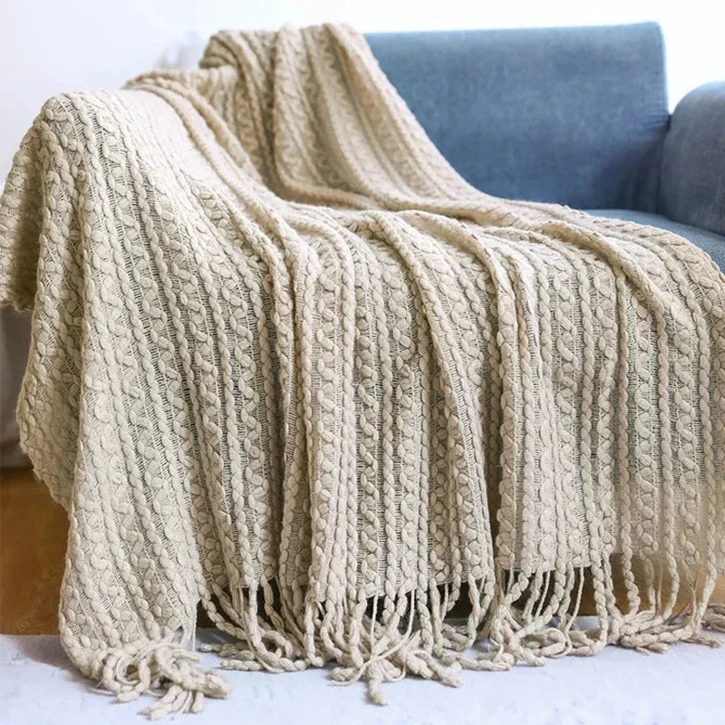 Plaid nordique carreaux style boheme doux pompons - vue 2 sur 7