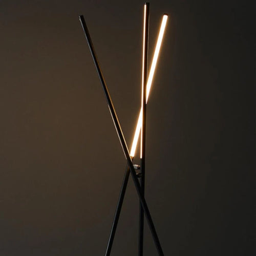 Minimalistische und kreative LED-Stehleuchte aus Aluminium - vue 7 sur 8