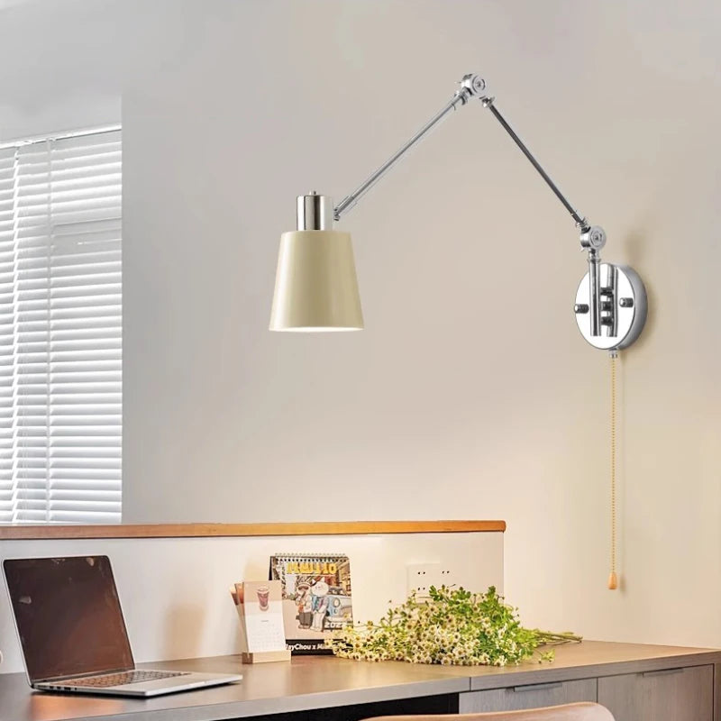 Moderne teleskopische Wandleuchte mit schwenkbarem Arm und rotierbarer Lampe - vue 3 sur 11