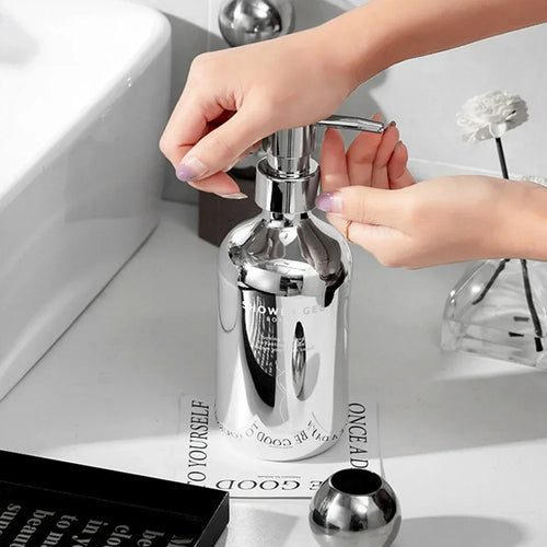 distributeur de savon moussant plaqué argent portable luxe - vue 3 sur 9