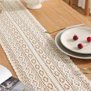 Chemin de table dentelle crochetée beige vintage pompons