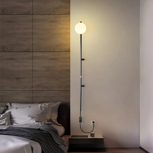 Moderne Wandleuchte aus Glas für minimalistisch-nordisches Interieur - vue 4 sur 8