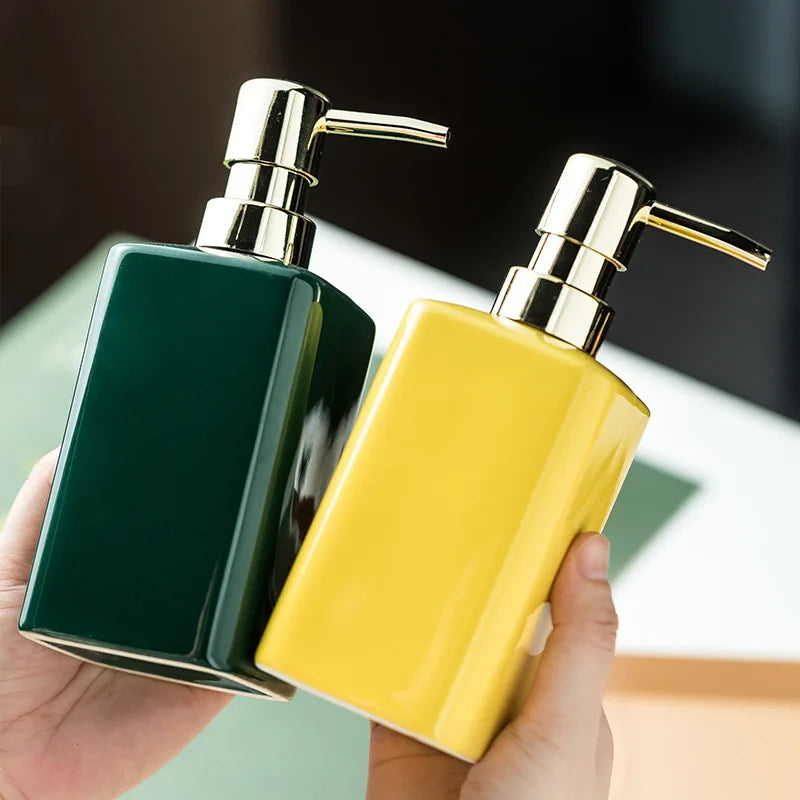 distributeur de savon en céramique pour salle de bain moderne - vue 3 sur 11