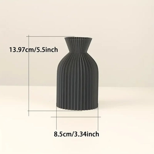 Elegant Black Plastic Vase - Boho Chic Decorative Centerpiece for Home, Office, and Living Room - vue 4 sur 8