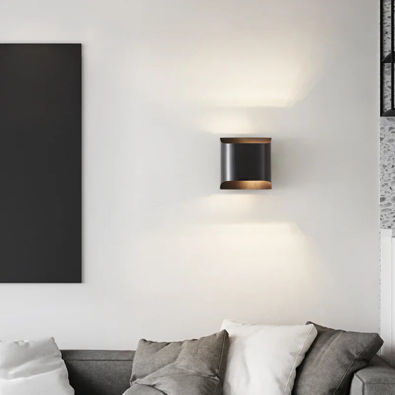 Moderne LED-Wandleuchte aus Messing im minimalistischen Design - vue 3 sur 10