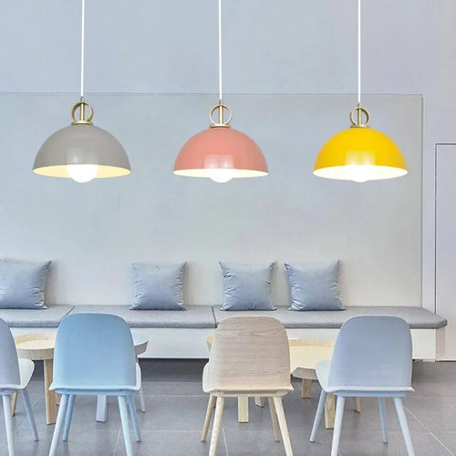 suspension en métal avec abat-jour coloré moderne