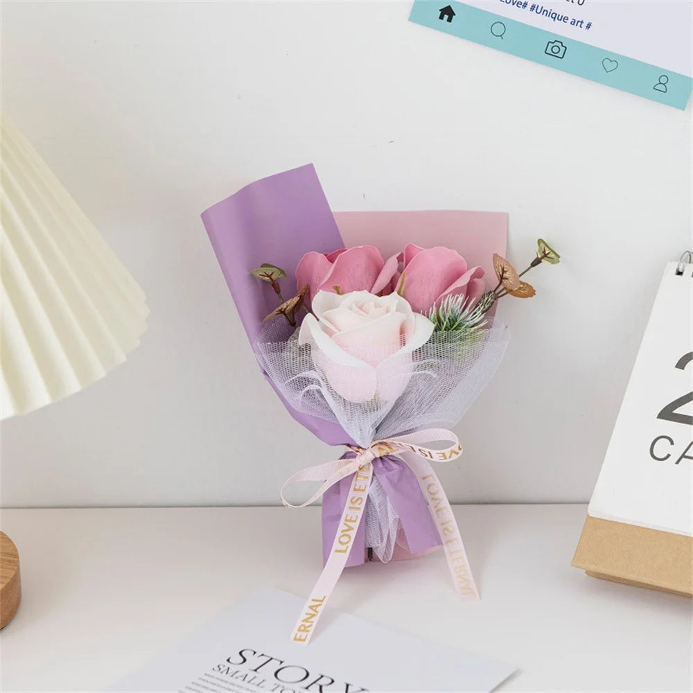 petit bouquet de roses artificielles pour la saint-valentin décoratif - vue 8 sur 13