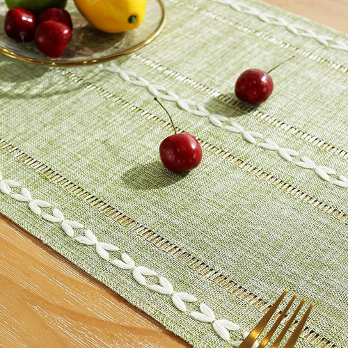 Chemin de table bohème tressé à franges rustique - vue 5 sur 7
