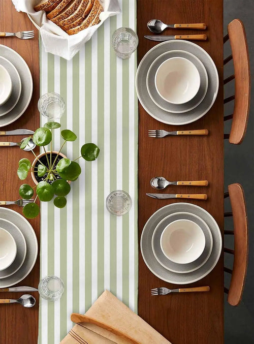 Chemin de table lin rayures vert sauge campagne - vue 3 sur 6