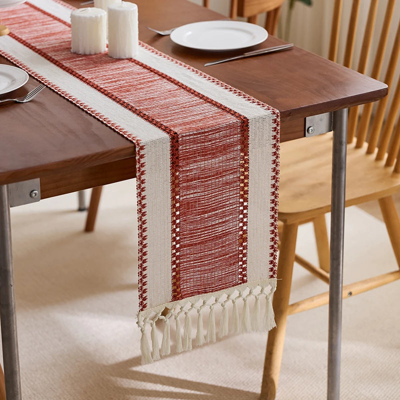 Chemin de table rayé bohème nordique pompons beige