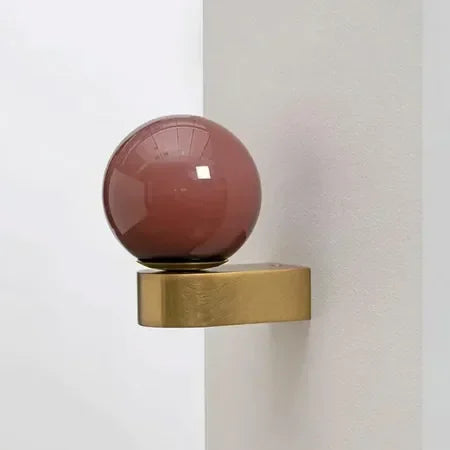 Moderne und schlichte Wandleuchte aus Glas
