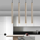 Moderne LED-Pendelleuchte in Gold für minimalistische Innenräume