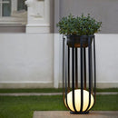 Solar-Stehleuchte im modernen Stil mit Acrylkugel und Metallstecker