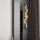 Wandleuchte aus Messing mit Fernbedienung und Dimmfunktion
