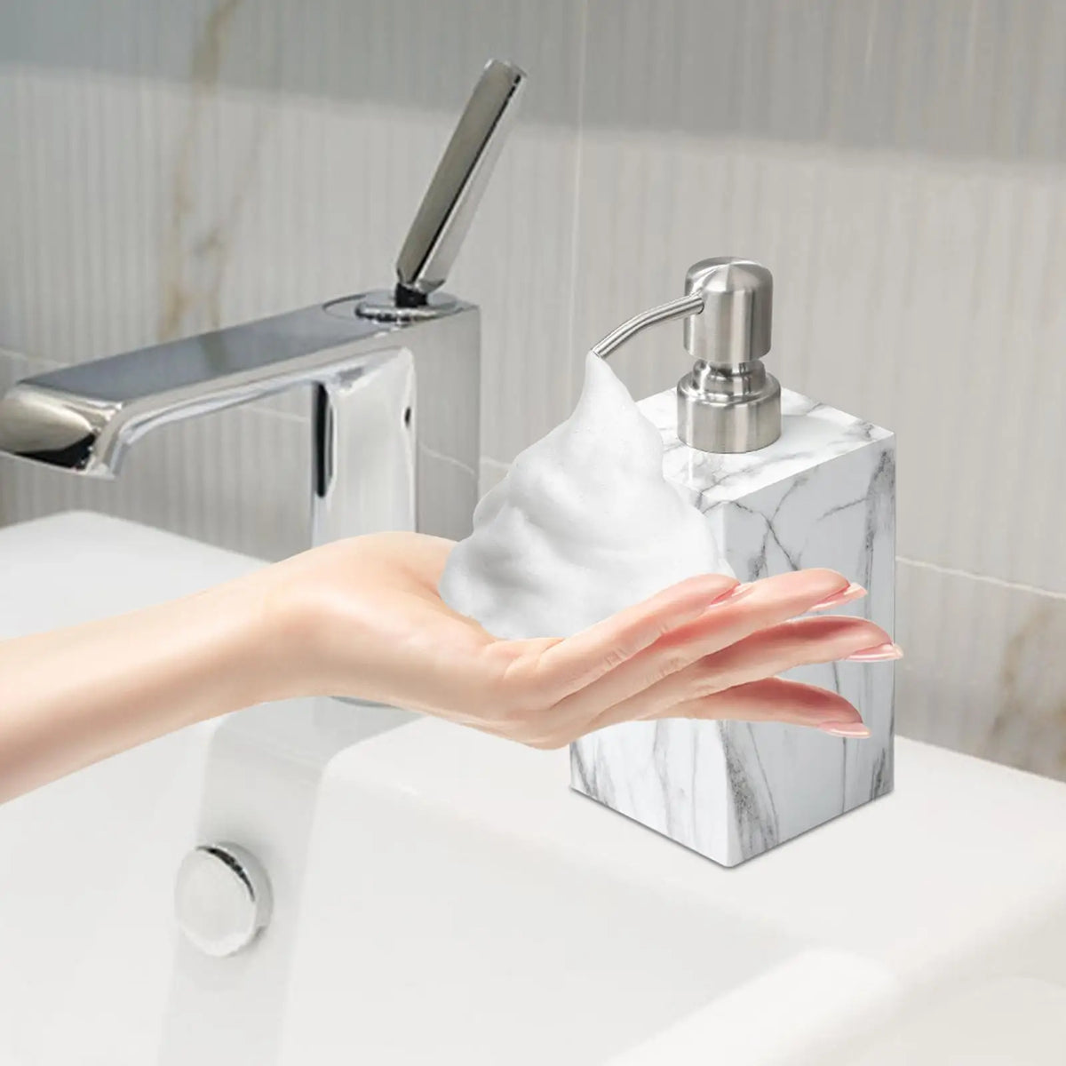 distributeur de lotion en résine durable pour salle de bain - vue 3 sur 6